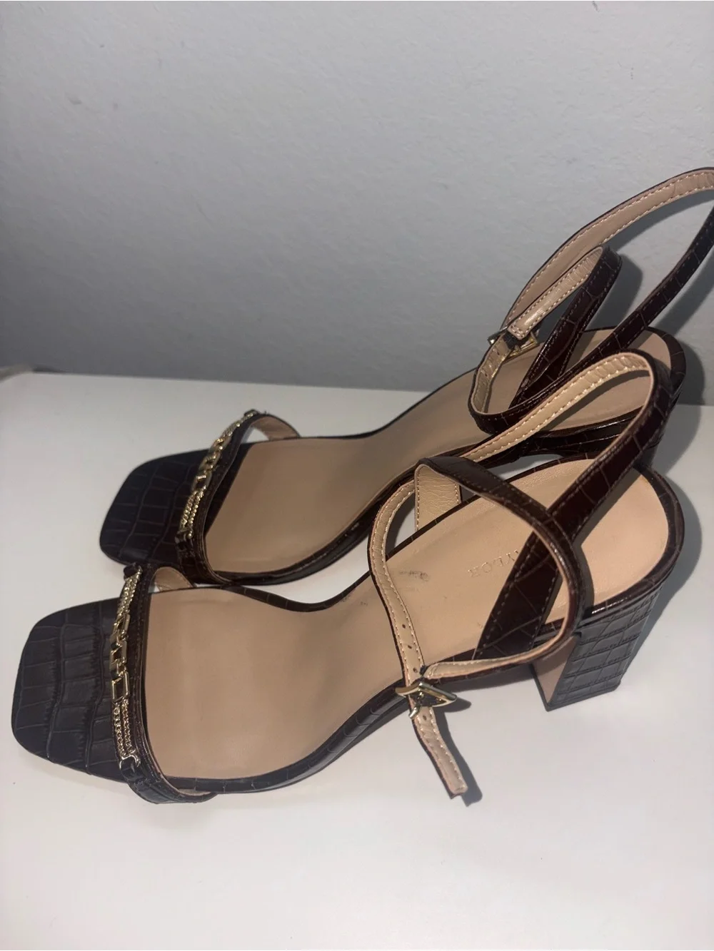Ann Taylor Buckle Strap Brown Croc Embossed Leather Block Heel Strappy Sandal